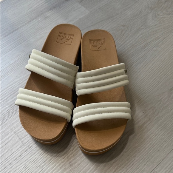 Reef Cream and Tan Cushioned  Comfort Slide Sandals Size 9 - Picture 3 of 13